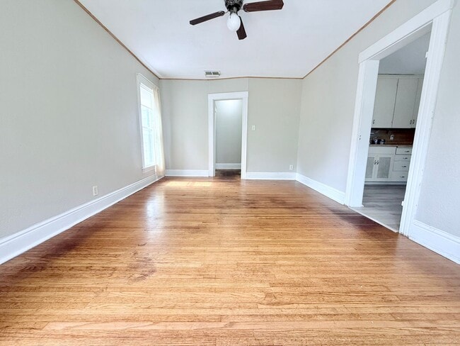 900 W Parker St in Waterloo, IA - Building Photo - Building Photo