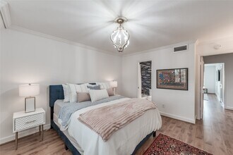 14715 Barryknoll Ln in Houston, TX - Building Photo - Building Photo