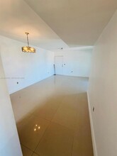 2046 W Flagler St in Miami, FL - Building Photo - Building Photo