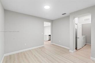 10761 SW 7th St in Miami, FL - Building Photo - Building Photo