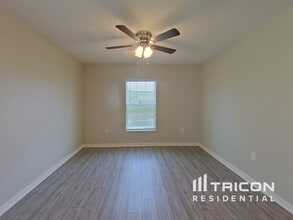 12100 Buttonbush Loop in Leesburg, FL - Building Photo - Building Photo