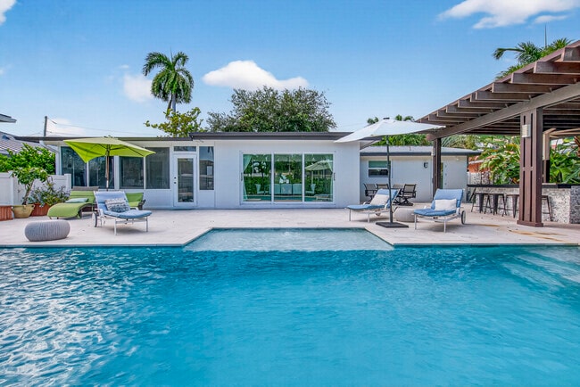 1730 NE 22nd Terrace in Fort Lauderdale, FL - Building Photo - Building Photo