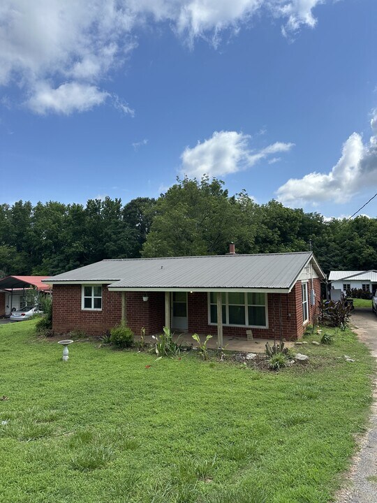 40 Duke St in Jefferson, GA - Building Photo