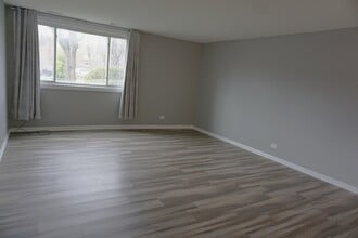 2650 Brookwood Way Dr in Rolling Meadows, IL - Building Photo - Building Photo