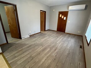 15 S Kampeska Blvd in Watertown, SD - Building Photo - Building Photo