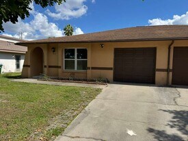 515 SE 23rd Pl in Cape Coral, FL - Building Photo