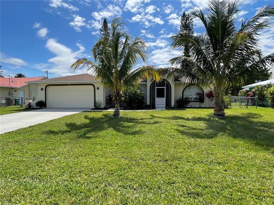 1314 SE 23rd Terrace in Cape Coral, FL - Building Photo