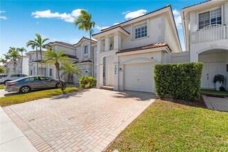 7044 NW 115th Ct in Doral, FL - Building Photo - Building Photo