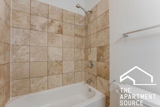 2833 W Medill Ave in Chicago, IL - Building Photo - Building Photo