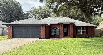 7968 Lola Cir in Navarre, FL - Building Photo