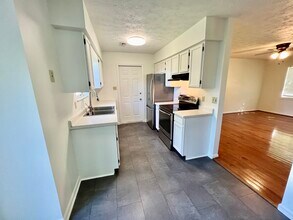 717 Shady Springs Ln in Knoxville, TN - Building Photo - Building Photo