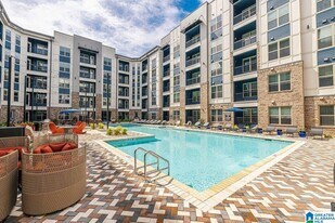 3560 Grandview Pkwy in Birmingham, AL - Building Photo