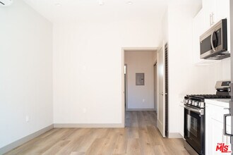 2223 Clifford St in Los Angeles, CA - Building Photo - Building Photo