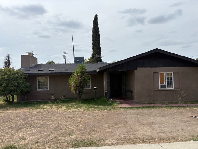 property at 131 S Lemoore Ave