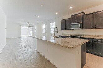 4565 W Hunter Trl in San Tan Valley, AZ - Building Photo - Building Photo