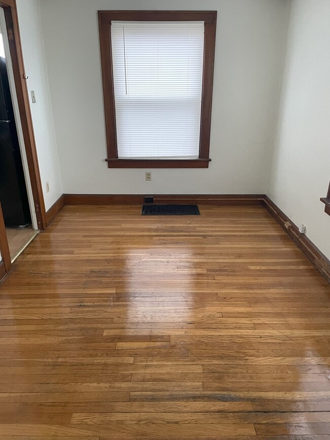 369 Front St, Unit Townhouse in Berea, OH - Foto de edificio - Building Photo