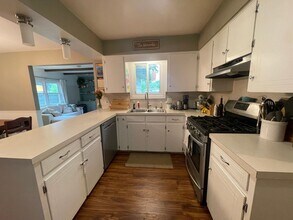 7865 Ridgewood Dr in Jenison, MI - Building Photo - Building Photo