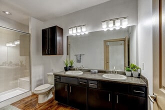 The District at Westborough in Katy, TX - Foto de edificio - Building Photo