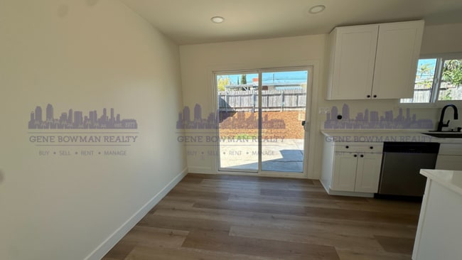 4854 Barstow St in San Diego, CA - Building Photo - Building Photo