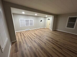 611 S Hawthorne Ave, Unit A in Sioux Falls, SD - Building Photo - Building Photo