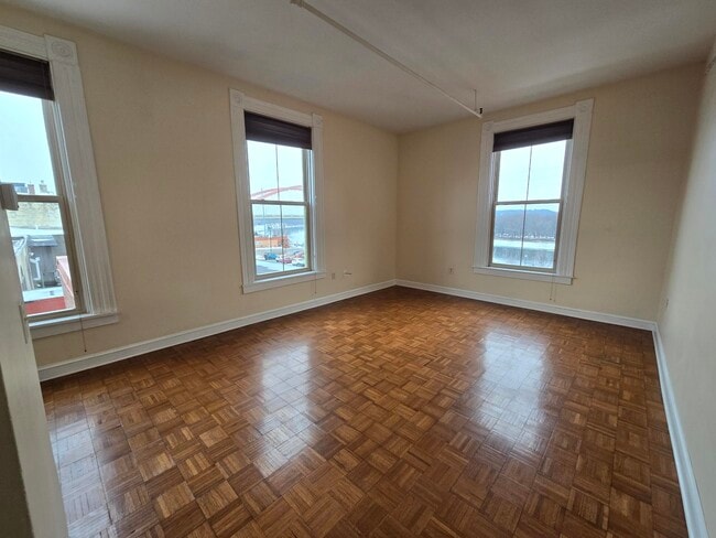 217 2nd St E, Unit 10 in Hastings, MN - Foto de edificio - Building Photo