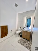 29-59 Northern Blvd-Unit -60A in Queens, NY - Building Photo - Building Photo