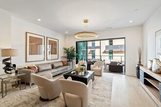 19355 N 73rd Way in Scottsdale, AZ - Foto de edificio - Building Photo