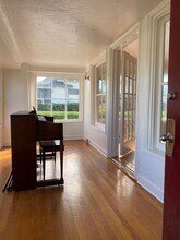 1060 San Benito St in Hollister, CA - Building Photo - Building Photo