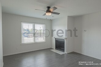 2200 E Trinity Mls Rd in Carrollton, TX - Building Photo - Building Photo