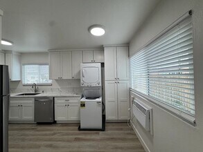 8650 Hurlbut St in San Diego, CA - Building Photo - Building Photo