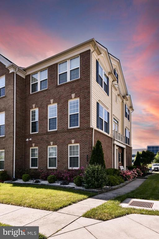 property at 321 Pink Azalea Terrace SE