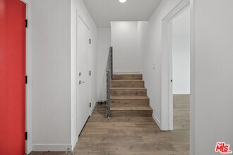 6611 Leland Way in Los Angeles, CA - Building Photo - Building Photo