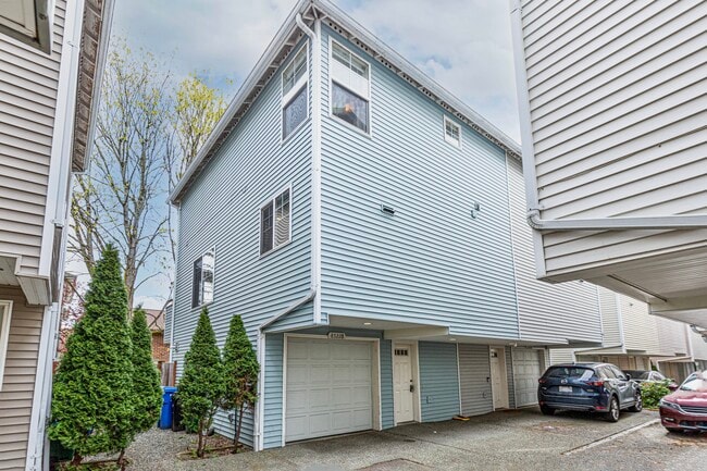 property at 8522 Midvale Ave N