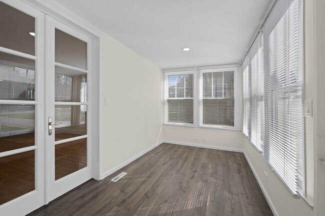 823 Deerfield Rd in Highland Park, IL - Building Photo - Building Photo