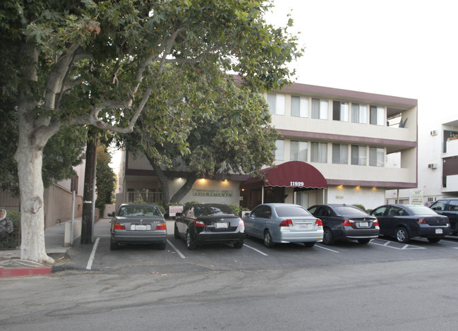 Weddington Park Apartments in North Hollywood, CA - Building Photo - Building Photo