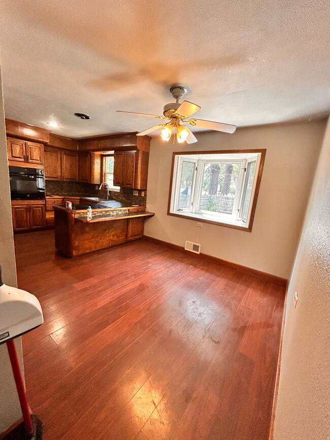 824 N 17th St in Bismarck, ND - Building Photo - Building Photo