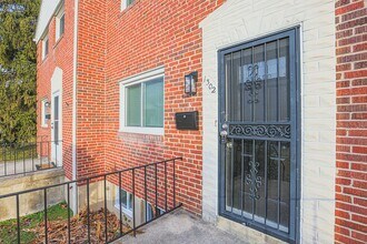 1302 Kenton Rd in Parkville, MD - Foto de edificio - Building Photo