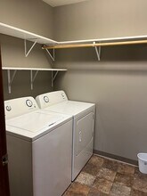1501 Grove Pl in Watertown, SD - Building Photo - Building Photo