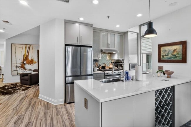 905 Juniper St NE in Atlanta, GA - Building Photo - Building Photo