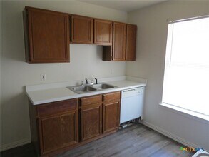 1602 Benttree Dr in Killeen, TX - Foto de edificio - Building Photo