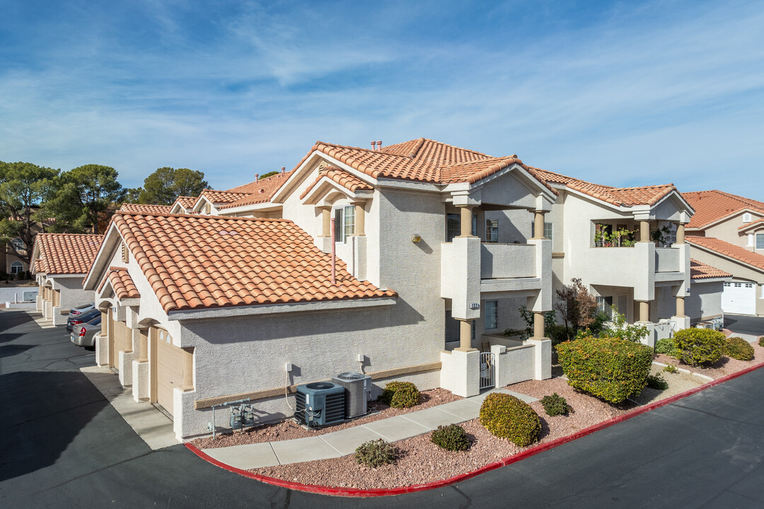 Desert Inn Estates in Las Vegas, NV - Building Photo