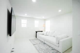 6037 Fieldstone Cir in South Lyon, MI - Foto de edificio - Building Photo