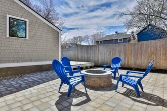 7 Christopher St in Newburyport, MA - Building Photo - Building Photo