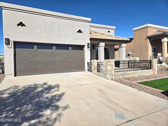 3857 Loma Cortez Dr in El Paso, TX - Building Photo - Building Photo
