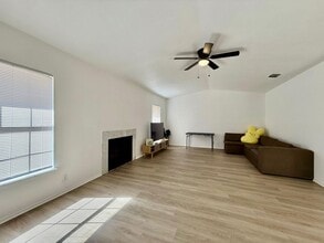 9619 Vale in San Antonio, TX - Building Photo - Building Photo