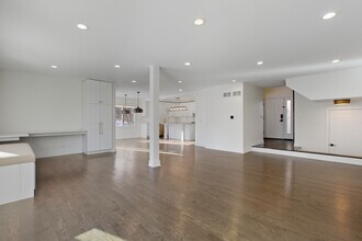 105 Yarrow Ct in Rolling Meadows, IL - Building Photo - Building Photo