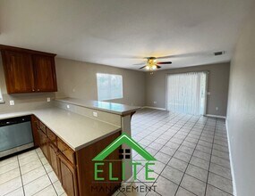 3613 Clay St in Sacramento, CA - Building Photo - Building Photo