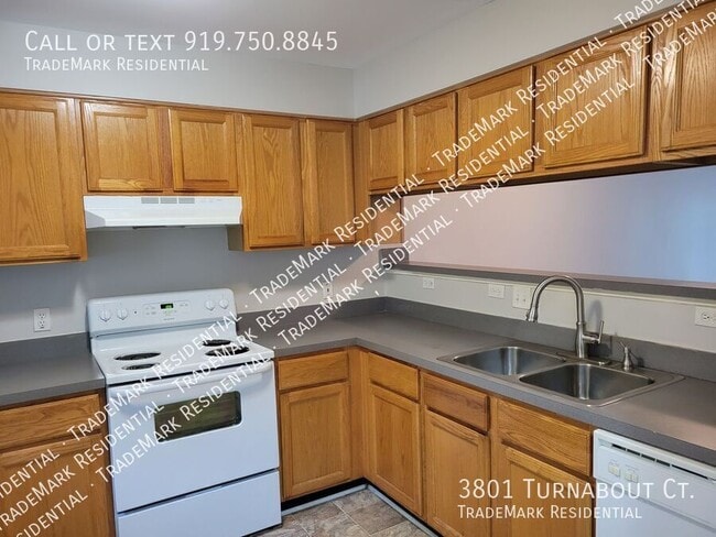 property at 3801 Turnabout Ct