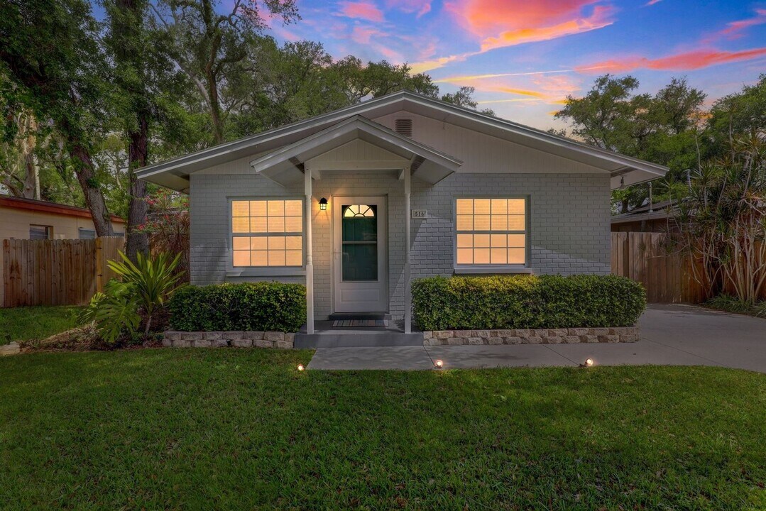 516 3rd Ave NE in Largo, FL - Building Photo