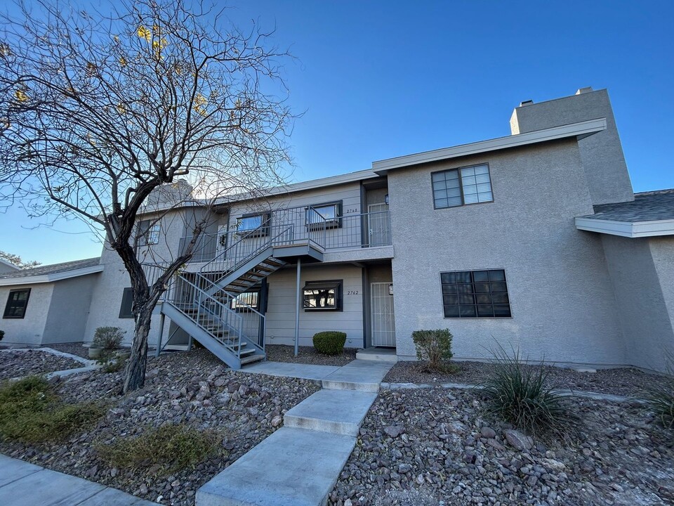 2762 Carnation Ln in Henderson, NV - Foto de edificio